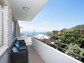 Del Rae Unit 18 25 Shoal Bay Road